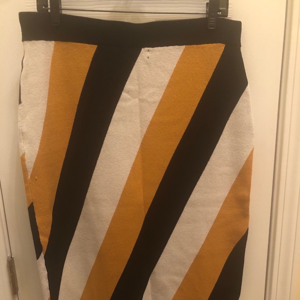 Knit skirt-